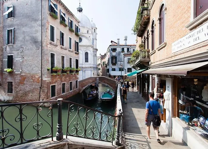 Splendida Vista Su البندقية